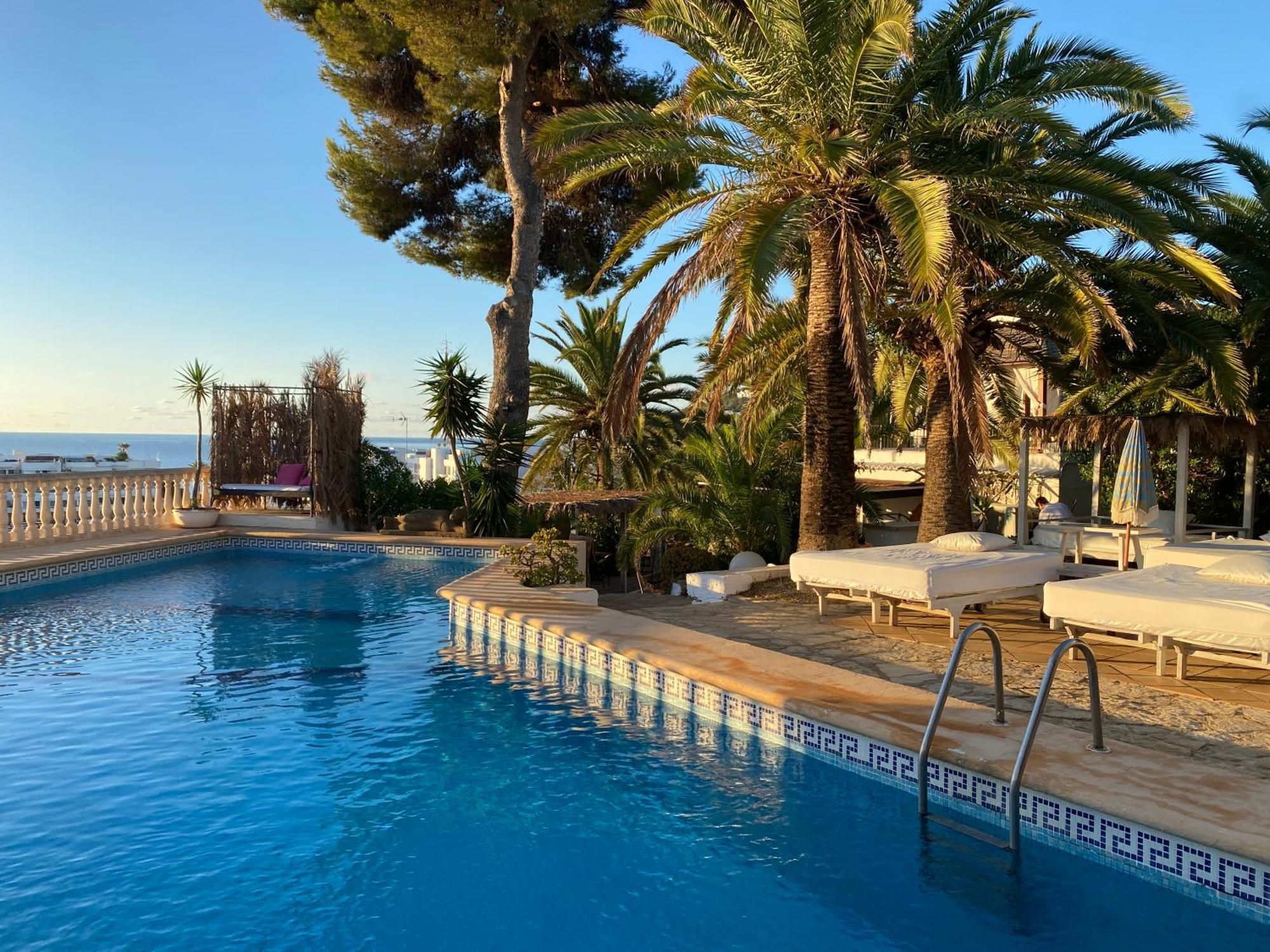 Buenavista & Suites Santa Eularia des Riu Exterior photo